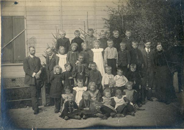 Schoolfoto O.L.S. 1 V 1914